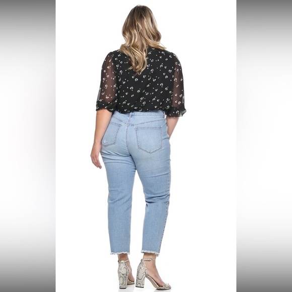 EVRI | Smocked Top - Picture 4 of 12